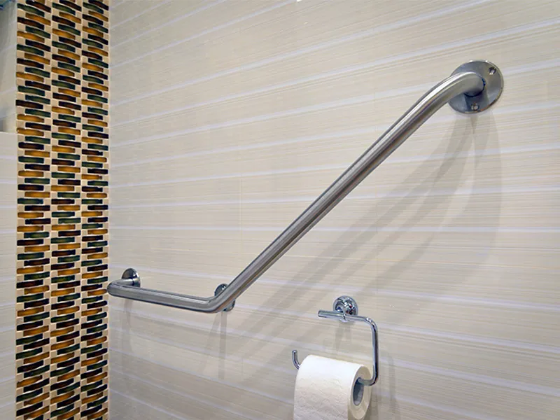 поручень угловой для ванной