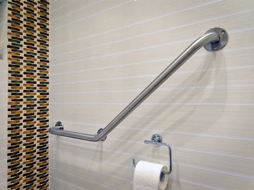 поручень угловой для ванной