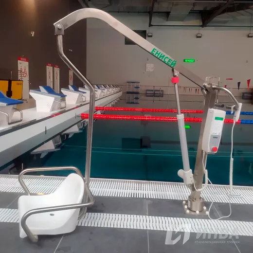 Подъемник для инвалидов для бассейна | Каталог подъемников ИНВА