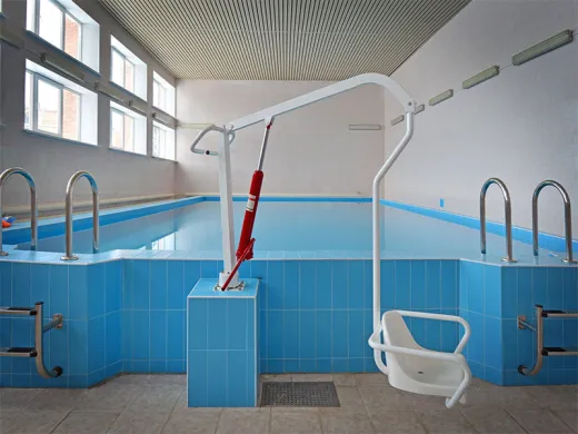 Подъемник для спуска в бассейн инвалидов ИПБ-170 Г