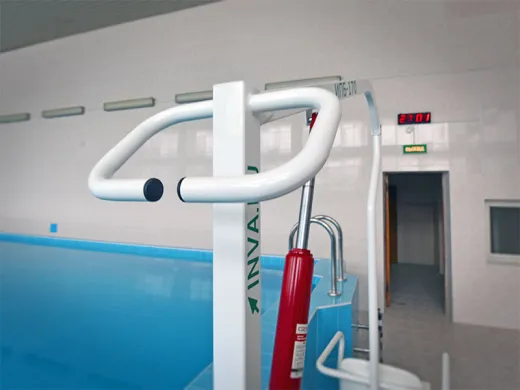 Подъемники с гидравлическим приводом для бассейна